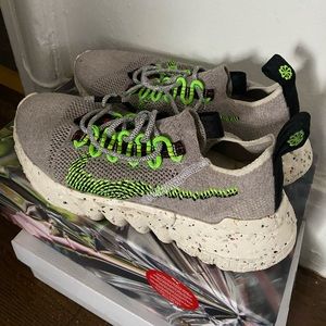 Nike Space Hippie 01